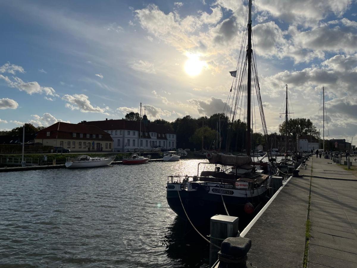 Lykkefund - Ferienwohnungen In Hafennaehe Glückstadt Buitenkant foto